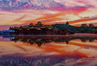 水天一色 西湖云影變幻太驚艷