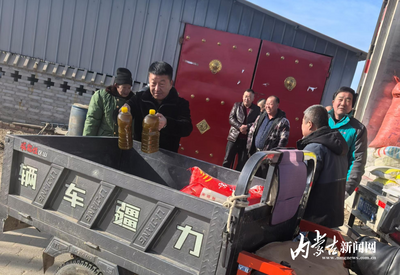 點(diǎn)贊！一村民連續(xù)3年為老人和特困戶送新年禮物