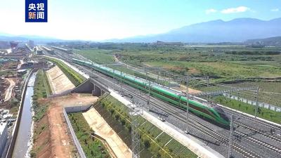 今起 中老鐵路新增昆明至萬象第二對國際旅客列車