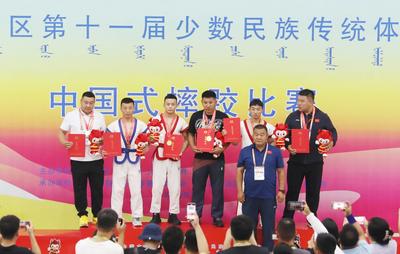 烏蘭察布市代表團斬獲搶樞、蒙古射箭三塊金牌