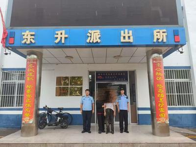 雨夜搜尋｜傾力“警”急找回八旬走失老人