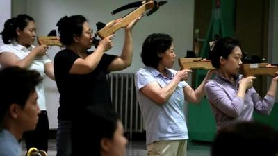 牛！阿拉善盟代表團射落一枚金牌
