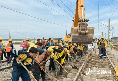 包蘭鐵路杭錦旗站至堿柜站區(qū)間恢復(fù)通車
