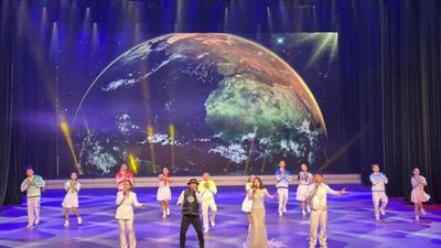 榮耀之路 見證美好！慶祝“巴丹吉林沙漠—沙山湖泊群”列入《世界遺產名錄》一周年文藝展演，震撼上演