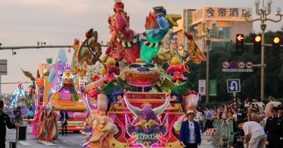 機(jī)車轟鳴+歌舞狂歡！這場(chǎng)嘉年華讓赤峰夜無眠