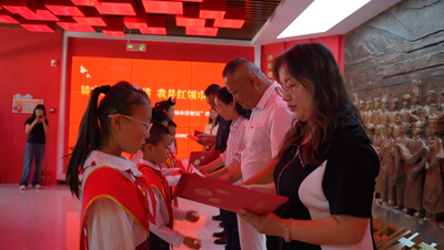 鑄牢中華民族共同體意識(shí)丨阿拉善右旗聘任首批鑄牢中華民族共同體意識(shí)紅領(lǐng)巾講解員