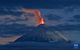 俄罗斯堪察加半岛克柳切夫火山喷发