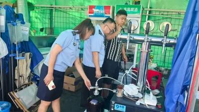 二連浩特市市場監(jiān)管局“體檢式”服務護航夜市經濟
