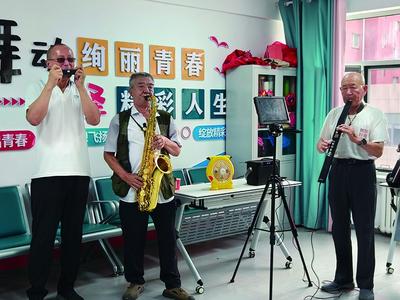 烏蘭察布：銀發(fā)族不戀“賦閑”愛“折騰” 老年生活花樣多