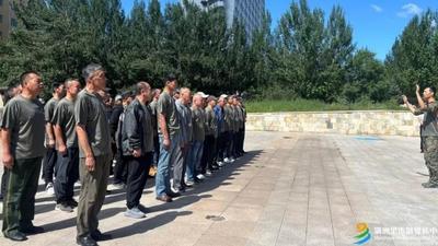“致敬崢嶸歲月，共筑時代榮光”八一退役軍人主題活動在怡園社區(qū)舉辦