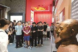清華學子感受“草原鋼城”魅力