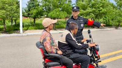 車輪上的“邊境衛(wèi)士”滿洲里出租車護邊員守護國門安寧