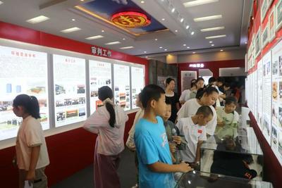 “前法護蕾 伴你成長”—烏拉特前旗人民法院開展法院開放日活動