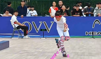 中國輪滑自由式輪滑公開賽內蒙古站 近200名選手參賽