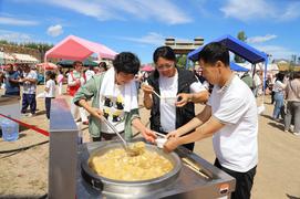 興安盟突泉縣Surprise 春州露營(yíng)大會(huì)熱鬧啟幕 多元體驗(yàn)解鎖文旅新樂(lè)趣