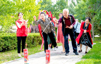 呼和浩特：“家門口”幸福養(yǎng)老