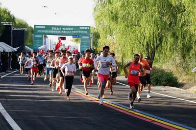 磴口公安圓滿完成2025中國(guó)全民健身走(跑)大賽（內(nèi)蒙古·巴彥淖爾·磴口站）活動(dòng)安保工作