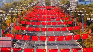 金秋驼乡处处新 扬起最美“中国红”