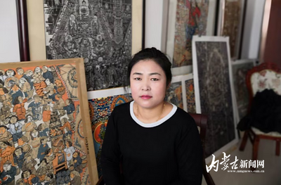 “偷师”十余载 保洁大姐逆袭成版画艺术家