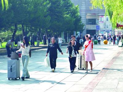 烏蘭察布高校迎新：校園活力迸發(fā)，周邊經(jīng)濟(jì)添彩