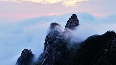 九華云涌繪丹青