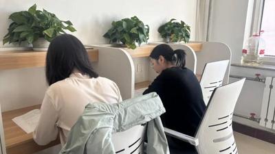 自習(xí)位開搶！共青團(tuán)滿洲里市委打造的免費(fèi)自習(xí)室去晚真沒了