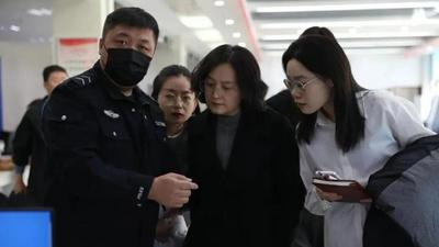 內(nèi)蒙古財(cái)經(jīng)大學(xué)法學(xué)院師生來二連浩特市調(diào)研