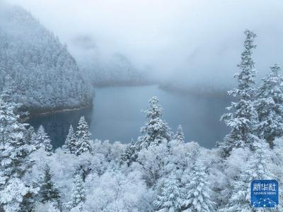 九寨溝迎來降雪