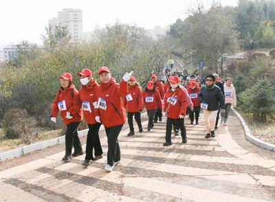 2025“全景內(nèi)蒙古”靚麗烏蘭察布全民健身登山徒步大會(huì)啟幕