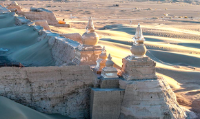 千年黑城 盡顯滄桑