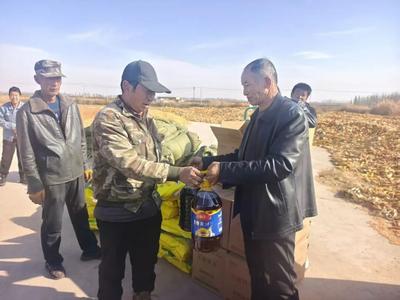 巴彥淖爾市應(yīng)急管理局聯(lián)合愛心企業(yè)開展受災(zāi)群眾救助幫扶活動(dòng)