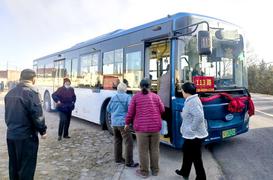 老丈窯村：公交車通到家門口啦！