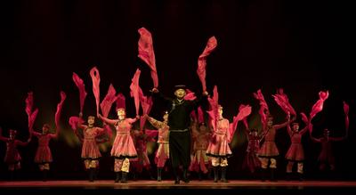 北疆文化神州行——烏蘭牧騎全國巡演60周年紀(jì)念演出 | 從北疆到神州，通遼烏蘭牧騎的藝術(shù)堅(jiān)守與民族同心筑夢(mèng)路