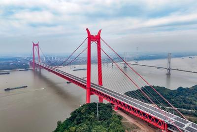 我國首座雙層斜拉—懸索協(xié)作體系大橋正式通車