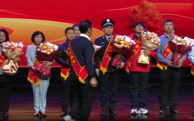 “春風(fēng)化雨 善美北疆”2025年第三季度“內(nèi)蒙古好人榜”發(fā)布儀式  