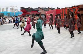 “北疆文化神州行”烏蘭牧騎全國巡演60周年紀念演出 | 60載再出發(fā) 烏蘭察布烏蘭牧騎在守正創(chuàng)新中永葆青春