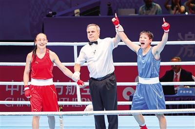赵轩摘得十五运会拳击女子54公斤级金牌