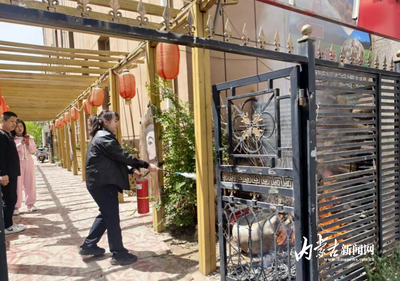 輔警崔堡惠下班途中“順手”滅了個火