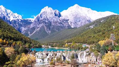 初冬的云南麗江藍月谷 美成流動山水畫