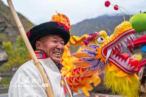 四川茂縣：載歌載舞喜迎羌年