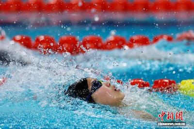 “小孩姐”于子迪初登全运游泳赛场夺冠 成绩超亚洲纪录