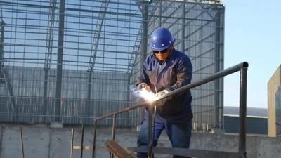 決戰(zhàn)六十天！二連浩特市工業(yè)項目在建單體最大尾礦濃密池有序推進(jìn)