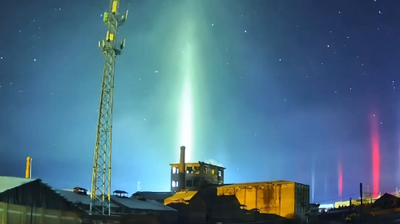 根河再現(xiàn)自然奇觀“寒夜光柱”