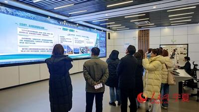 何以中國·越山向海踏千瀾｜閩寧綠電小鎮(zhèn)：“干沙灘”崛起的綠色能源標(biāo)桿