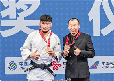 柔道一本定勝局 跤場利刃露鋒芒 十五運會內(nèi)蒙古代表團單日斬獲1金2銅