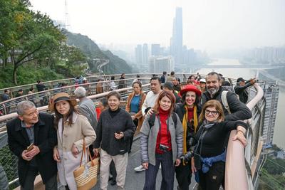 重慶鵝嶺棧橋成為旅游新地標