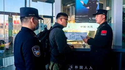 高效通關(guān)！策克口岸正式實(shí)施外國(guó)人入境卡網(wǎng)上填報(bào)