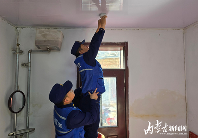 赤峰消防為孤寡老人免費安裝1000個煙感報警器