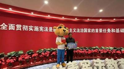 阿拉善盟開展“憲法宣傳周”活動 “花式”普法接地氣