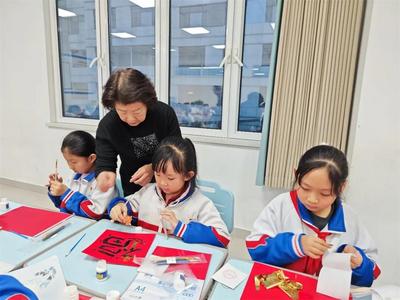 呼和浩特市文聯舉行傳承中華優(yōu)秀傳統文化進校園活動